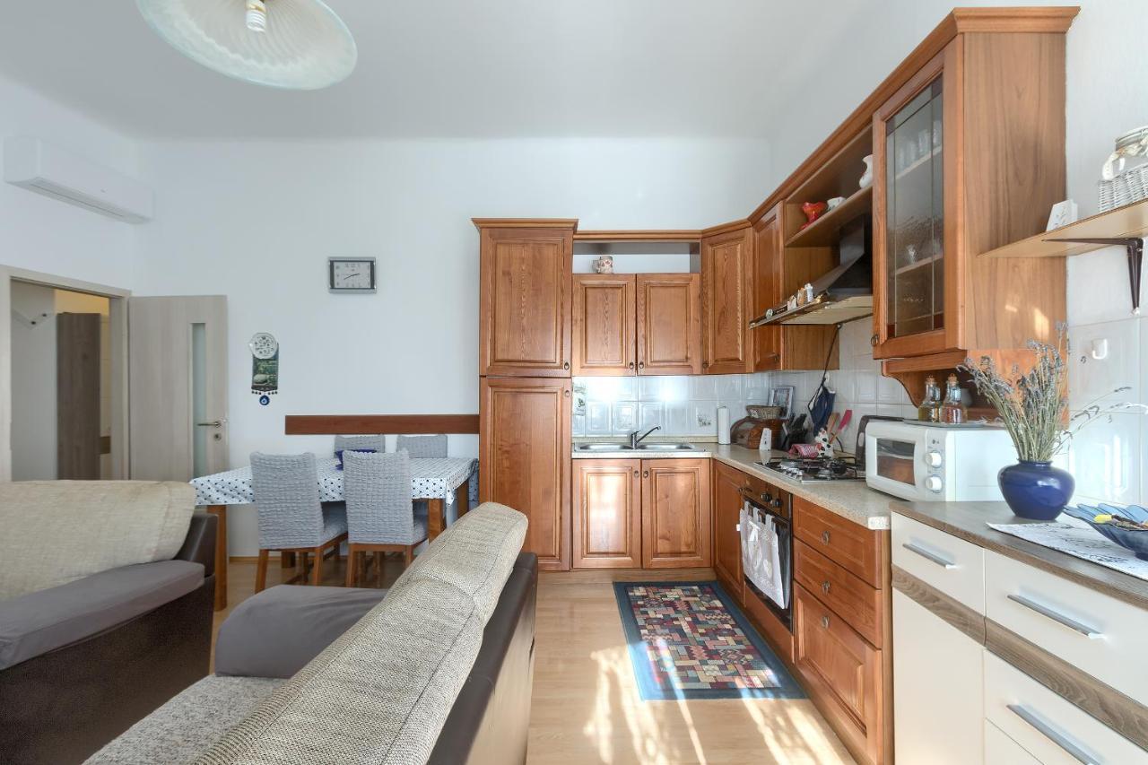 Aida Pula Apartment Eksteriør bilde