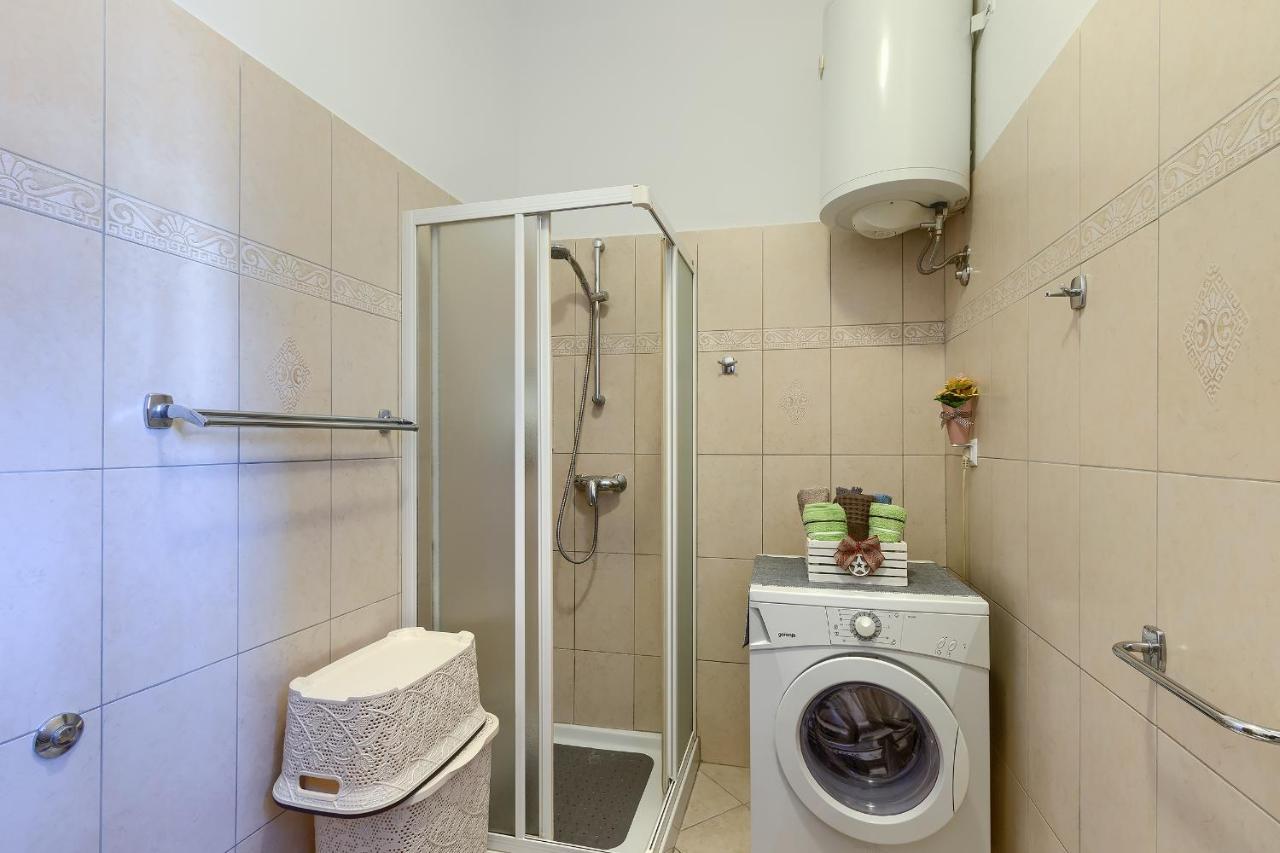 Aida Pula Apartment Eksteriør bilde